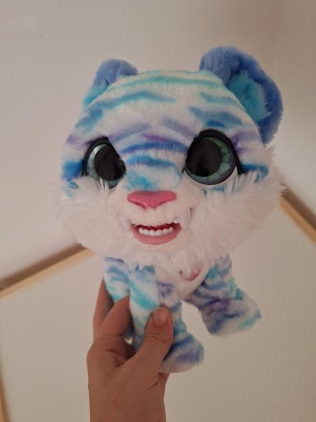 Furreal snezny leopard, 