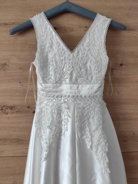 Šaty na prvé sväté prijímanie, 146