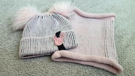 Čiapka a nákrčník, 98