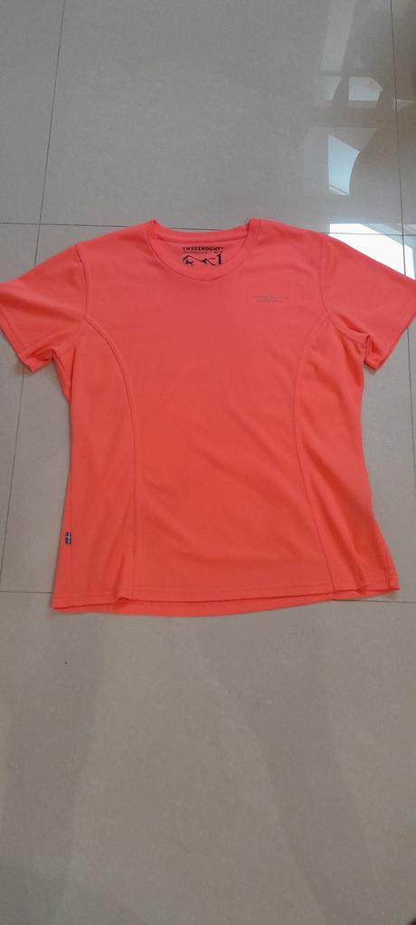 Dámske športové tričko, 40