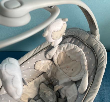 Húpatko vibrujúce s melódiou cuddle lamb 0m+ do 18,