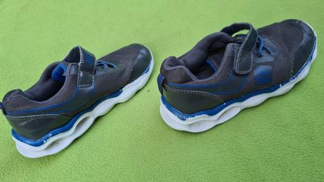 Tenisky ľahučké blikajúce, lupilu,30