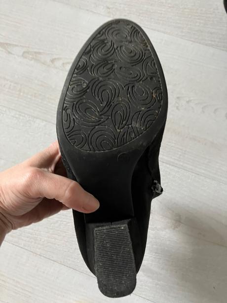 Kotnikove čižmičky, 39