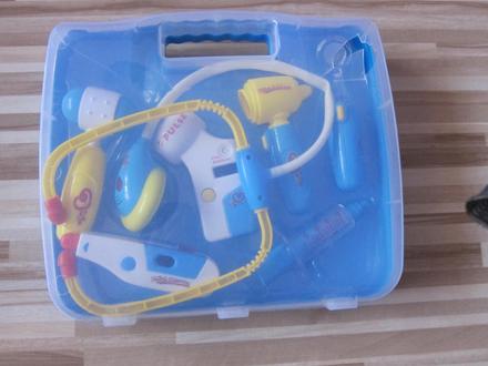 Kufrik pre doktora zs., 