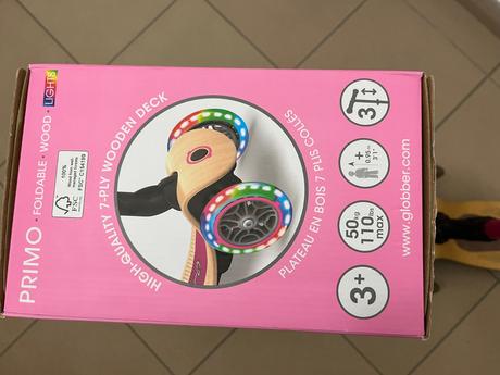 Detska kolobezka so svetielkujucimi kolieskami, 