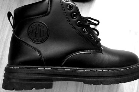 Členkové čierne topánky, 43