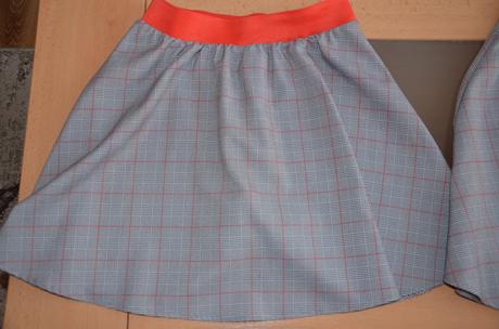 Sukne káro - v. 146, v. 152, 146