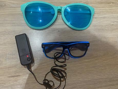 Okuliare svietiace blikacie, 