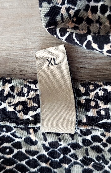 Šaty s haďou potlačou, xl