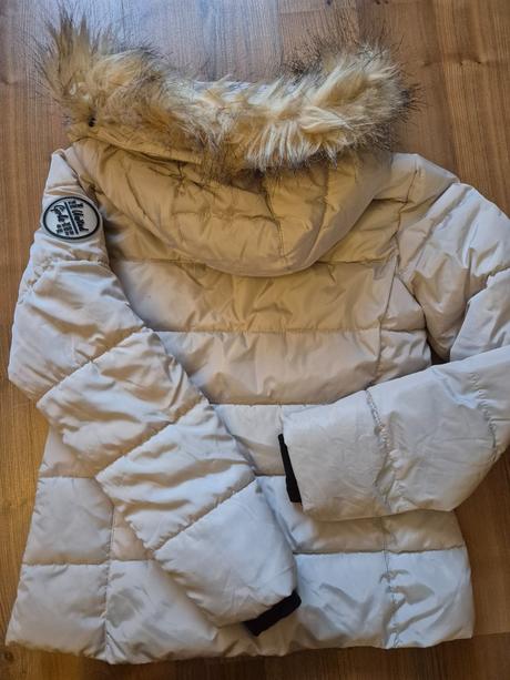 Pekná zimná bunda s kožušinkou, takko,146
