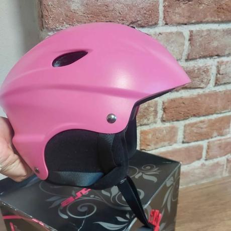 Lyžiarska prilba, l