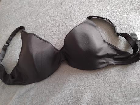 Čierna hladká podprsenka, 85d