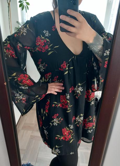 Šaty/bluzka pretty little things, m