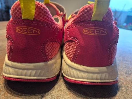 Dievcenske sandale keen eu38, keen,38