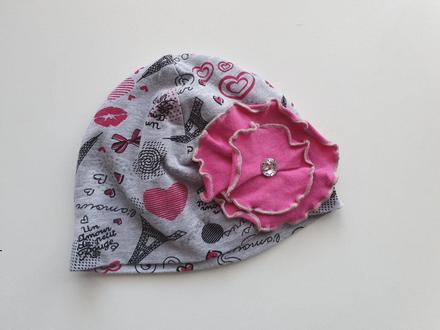 Prechodná čiapka s kvetinou, 80
