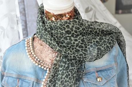 Šál-šatka-gepard,