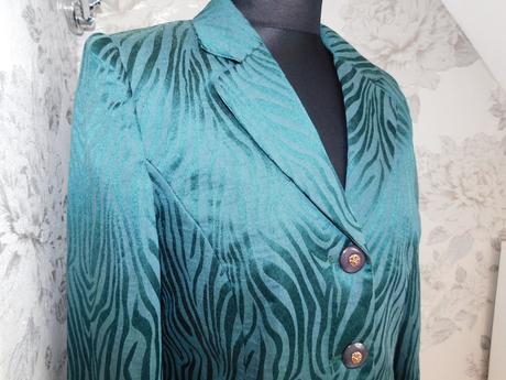 Trendy elegantny kvalitny blejzer/sako, 38