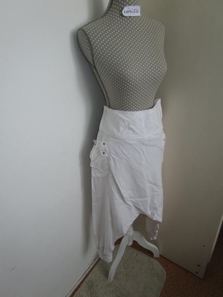 2902. 3/4 nohavice, pudlové, amisu,m