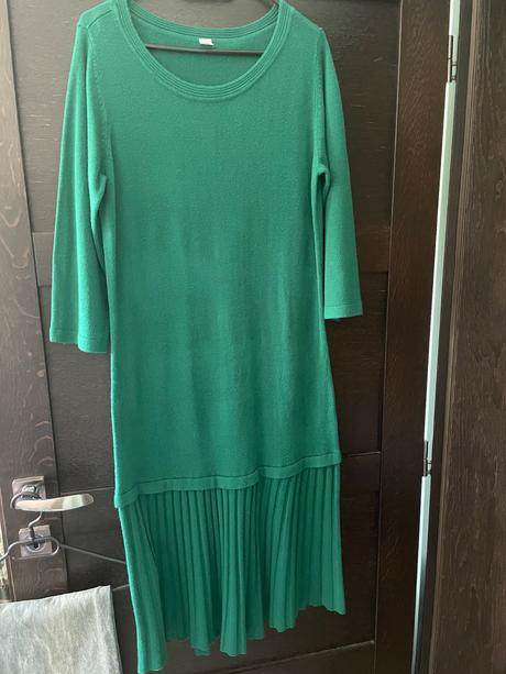 Zelené pletené šaty, 44