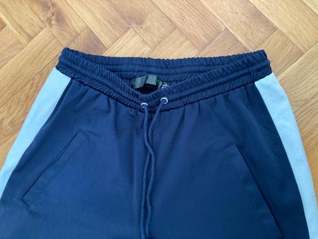 Široké tepláky, s