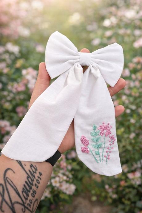 Ručne vyšívaná mašla, 