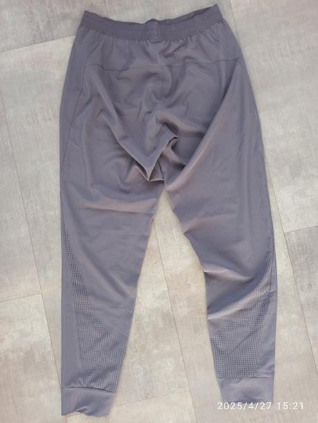 Krásne, ľahučké letné nohavice, zn. fitforce, s