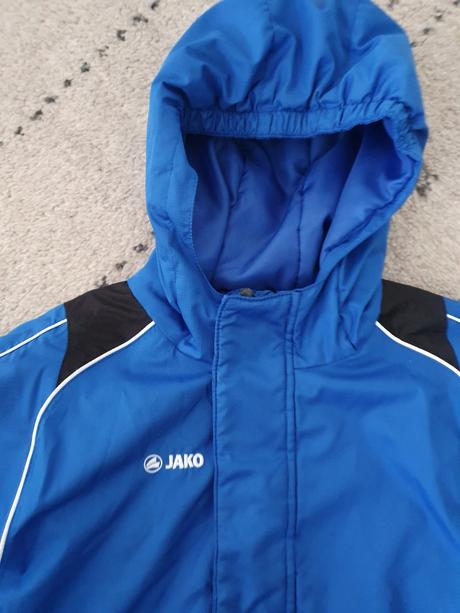 Jako vetrovka, 140