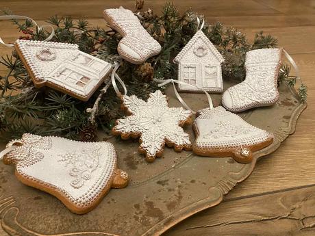 Medovník domček - perník s bielou polevou 2 ks, 