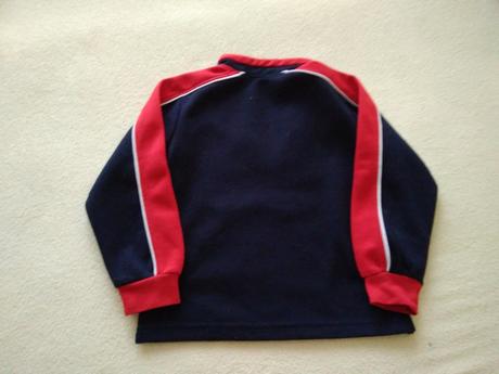 Pekná tenšia mikinka, 92