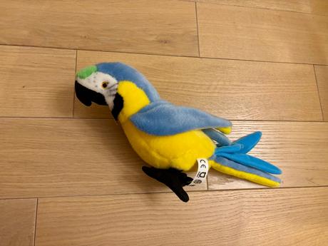 Plyšový papagáj ara 26 cm značky rappa s visackou, 
