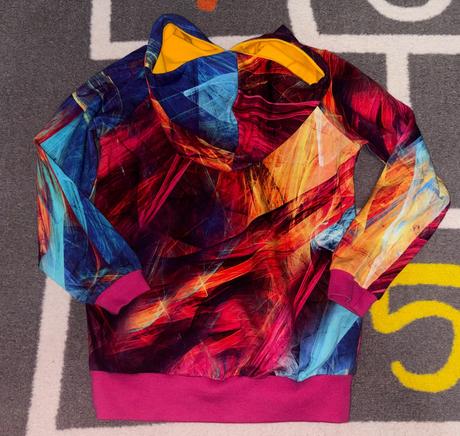 Mikina handmade v.122/128 top stav, 122