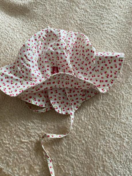 Čiapka jahôdky a čerešničky, brendon,<50