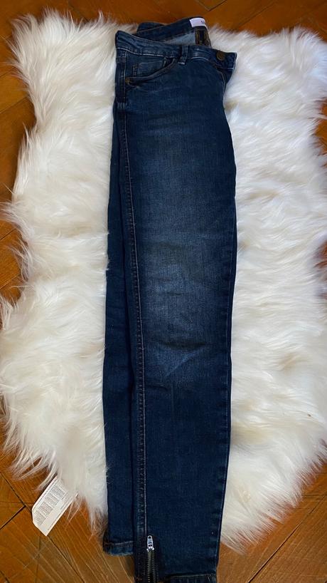 Džínsy, reserved,36