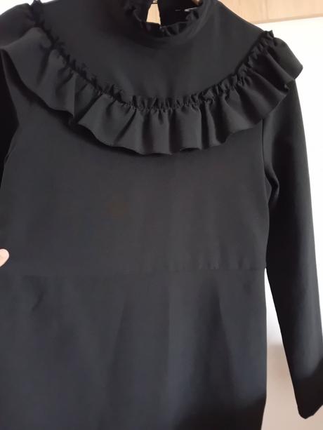 Šaty s volánikmi, m