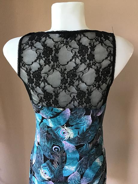 Šaty internacionale /r, 40