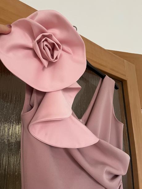 Spoločenské šaty, 36