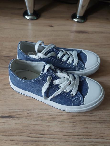 Šnurovacie topánky, 29