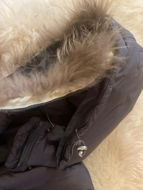 Bunda - vetrovka s kapucňou a kožušinou, 164