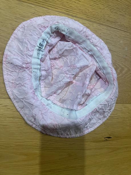 Letny dievcensky klobucik, 