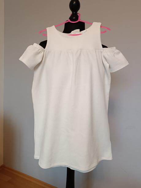 Biele šaty odhalenými plecami, pepco,134