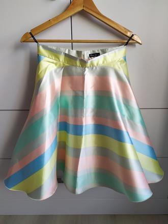 Překrásná sukně vhodná na oslavy, xs