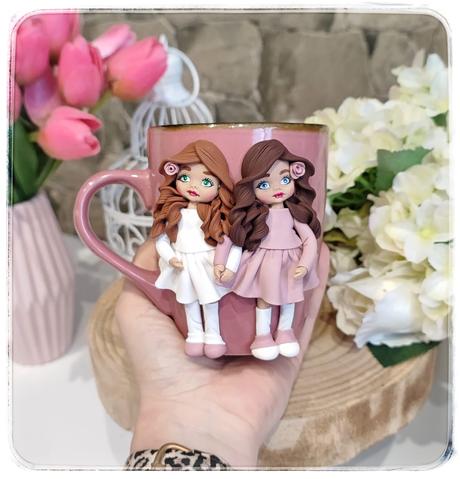 Hrncek rucne modelovany sestry (kamarátky),
