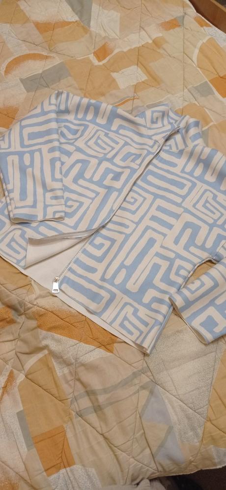 Kabátik alebo mikina oversize, m