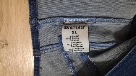 Vesta riflová, dromedar,42