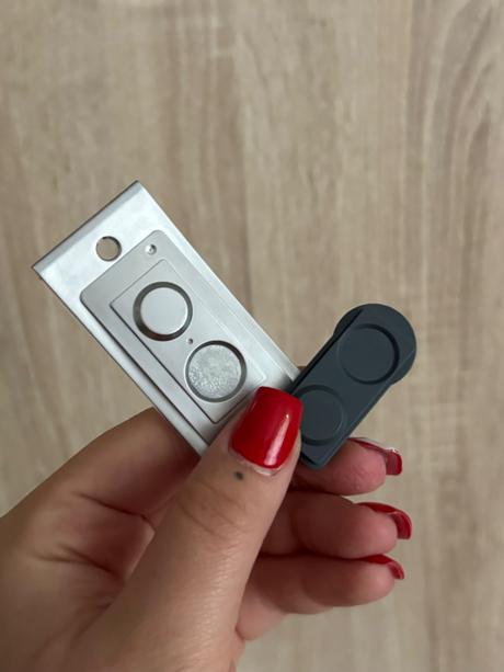 Magnetická menovka, 