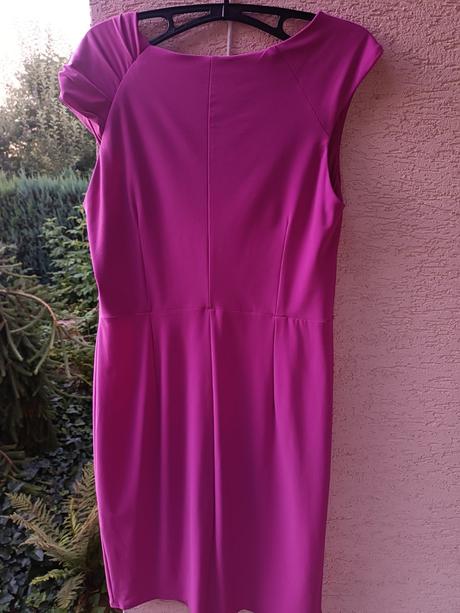 Spoločenské šaty, 42