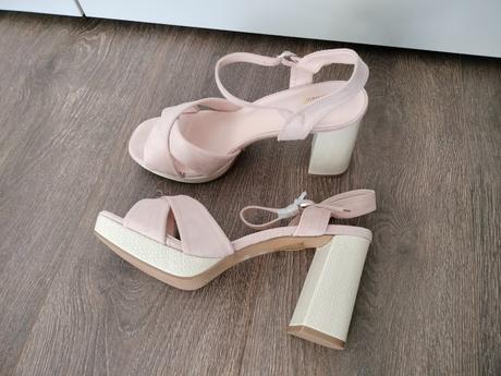 Nové ružové sandále, 39