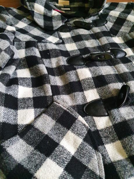 Dievčenský kabát, 152