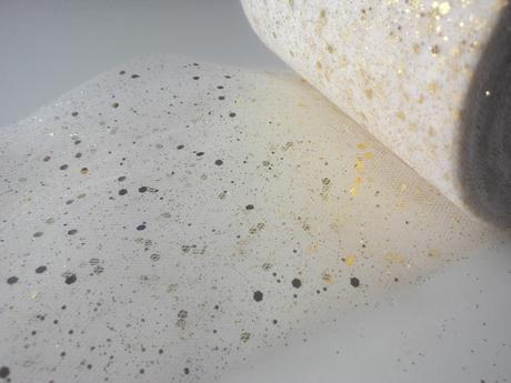 Flitrový tyl bielo zlatý jemný,