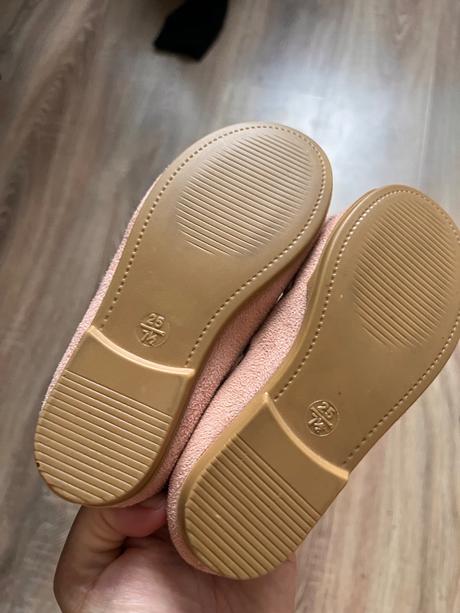 Dievčenské slávnostne topánočky, 21